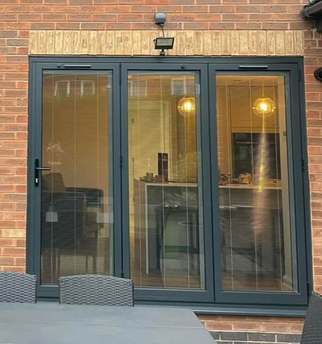 Grey aluminium folds - bi-folds, –